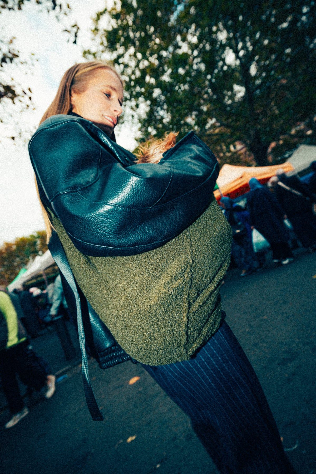 Sac de transport en bandoulière kaki en bouclette - Weloca